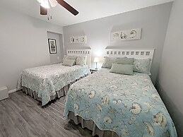 Beaches Be Trippin' 4 Bedroom Home by RedAwning