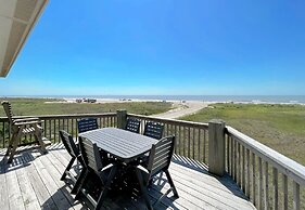 Beaches Be Trippin' 4 Bedroom Home by RedAwning