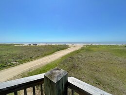 Beaches Be Trippin' 4 Bedroom Home by RedAwning