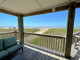 Beaches Be Trippin' 4 Bedroom Home by RedAwning