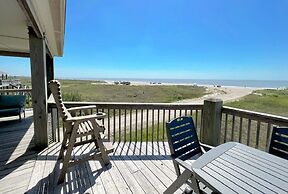 Beaches Be Trippin' 4 Bedroom Home by RedAwning