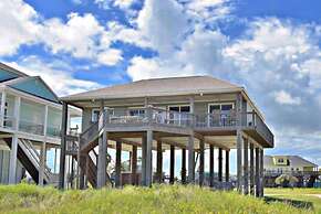 Beaches Be Trippin' 4 Bedroom Home by RedAwning