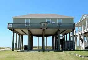 Beaches Be Trippin' 4 Bedroom Home by RedAwning