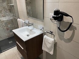 Spinola Bay 3-double Bed Near Beach Prime Location