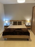 Spinola Bay 3-double Bed Near Beach Prime Location