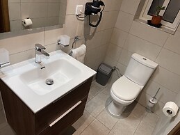 Spinola Bay 3-double Bed Near Beach Prime Location