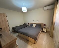 Spinola Bay 3-double Bed Near Beach Prime Location
