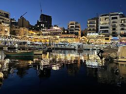 Spinola Bay 3-double Bed Near Beach Prime Location