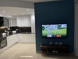 Spinola Bay 3-double Bed Near Beach Prime Location