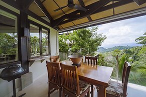 Tulemar Bungalows & Villas