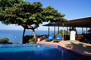 Tulemar Bungalows & Villas