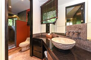 Tulemar Bungalows & Villas