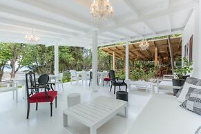 Gigi Brown Beachfront Santa Teresa