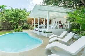 Gigi Brown Beachfront Santa Teresa