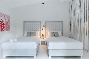 Gigi Brown Beachfront Santa Teresa