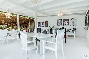 Gigi Brown Beachfront Santa Teresa