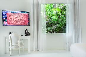 Gigi Brown Beachfront Santa Teresa