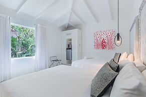 Gigi Brown Beachfront Santa Teresa