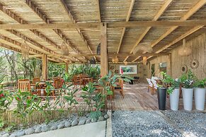 Gigi Brown Beachfront Santa Teresa