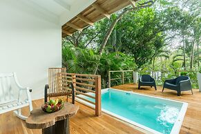 Gigi Brown Beachfront Santa Teresa