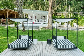 Gigi Brown Beachfront Santa Teresa