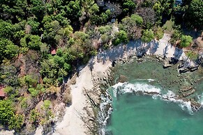 Gigi Brown Beachfront Santa Teresa