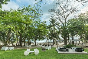 Gigi Brown Beachfront Santa Teresa