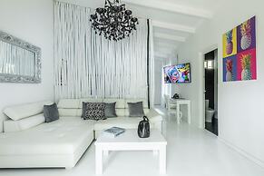 Gigi Brown Beachfront Santa Teresa