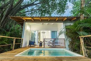 Gigi Brown Beachfront Santa Teresa