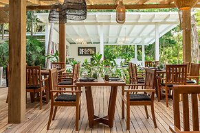 Gigi Brown Beachfront Santa Teresa