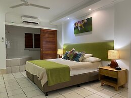 Palm Cove Retreat 31