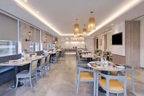 7 Apple Hotel Mahape