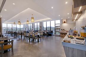 7 Apple Hotel Mahape