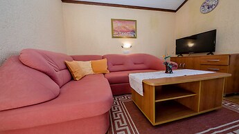 Apartments & Rooms Green Bay