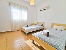 Off Course Seaview Apartment