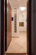 Blue Ark Comfort near Acropolis