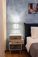 Blue Ark Comfort near Acropolis