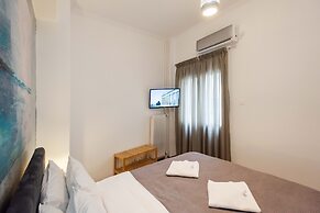 Blue Ark Comfort near Acropolis