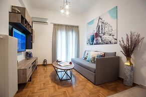 Blue Ark Comfort near Acropolis