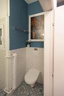 Blue Ark Comfort near Acropolis