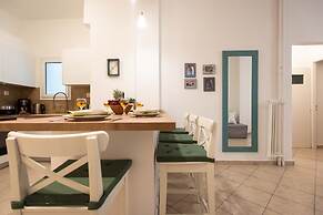 Blue Ark Comfort near Acropolis