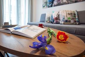 Blue Ark Comfort near Acropolis