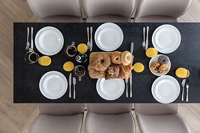 Modern and Central 2BD Apartment in TLV