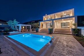 Delight Luxury Villa