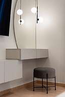 Acropolis White Key Residence