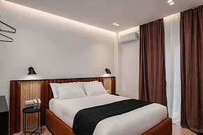 Acropolis White Key Residence