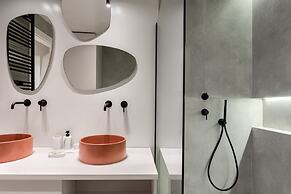 Acropolis White Key Residence