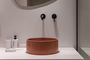 Acropolis White Key Residence