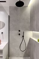 Acropolis White Key Residence