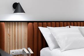 Acropolis White Key Residence